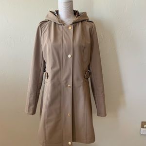 Via Spiga Trench Coat Rain Coat Tan Size Medium EUC